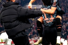 爱游戏官方网站-关于凯恩在独行侠比赛中大比分获胜，重要助攻引发热议！气势如虹延续的信息