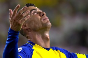 爱游戏登录入口-包含勇士击败老对手C罗，晋级之路一路高歌！的词条